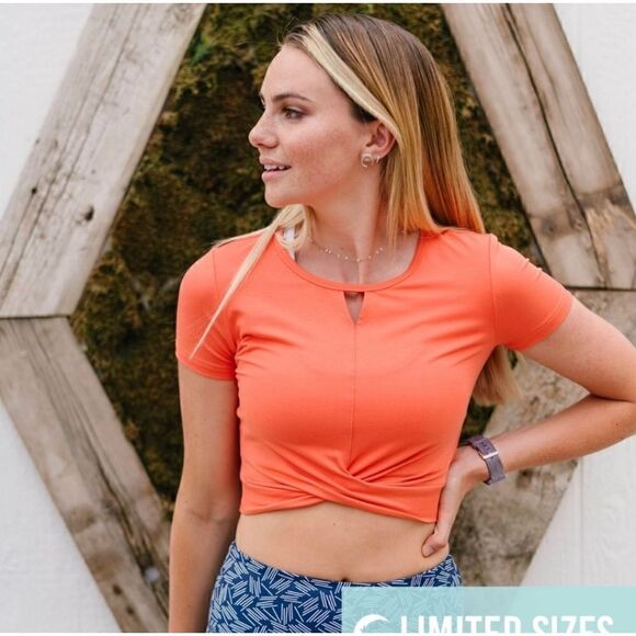 Zyia Active coral go to crop twist tee Shirt Crop Top size Medium - Picture 7 of 7